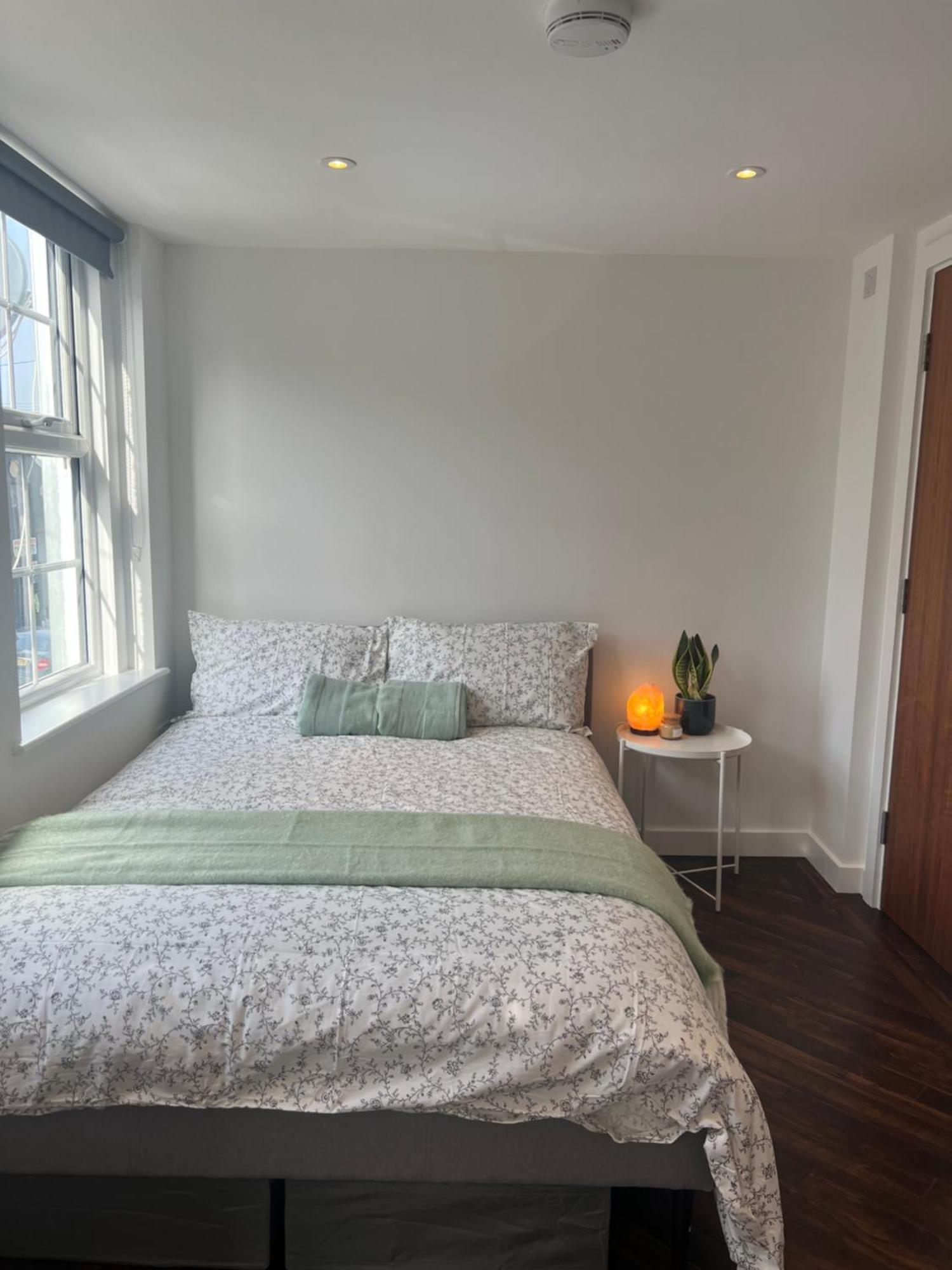 Spacious Battersea Rooms And Apartments London Bagian luar foto