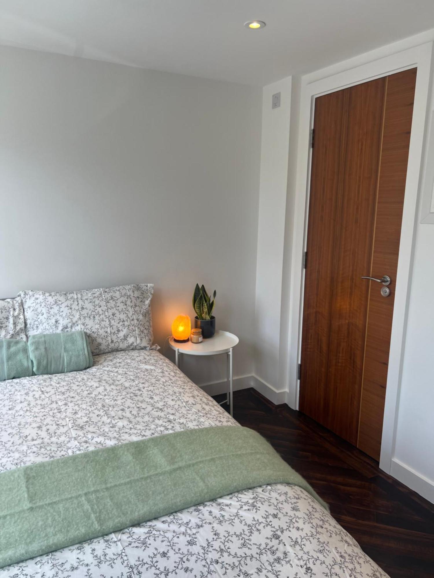 Spacious Battersea Rooms And Apartments London Bagian luar foto