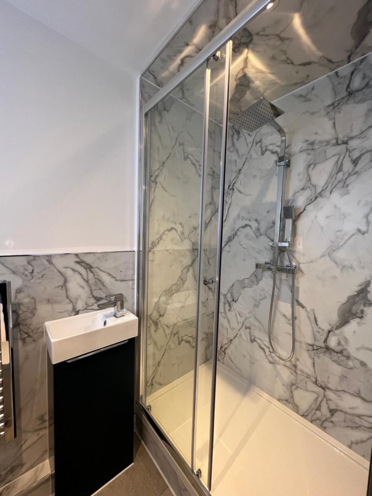 Spacious Battersea Rooms And Apartments London Bagian luar foto