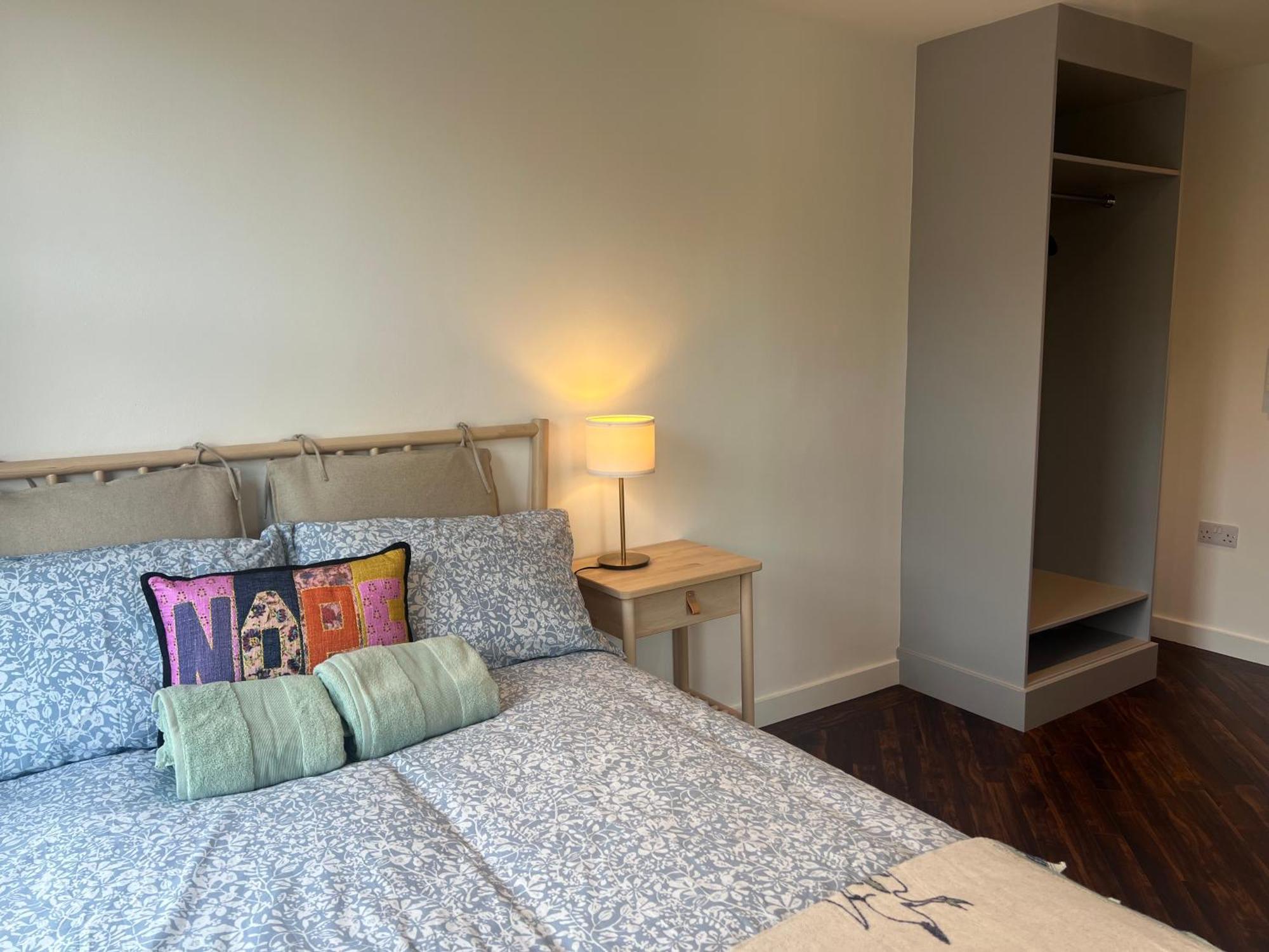 Spacious Battersea Rooms And Apartments London Bagian luar foto